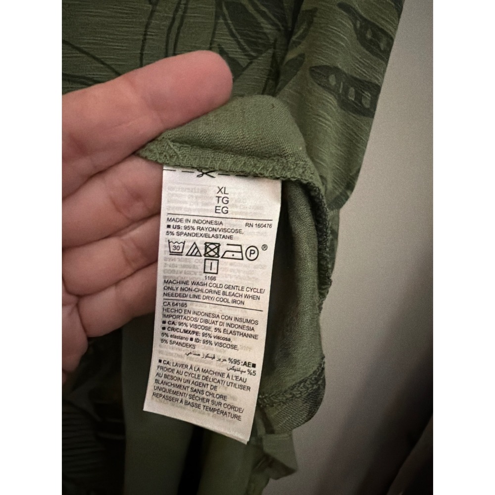 Old Navy Olive Green Leaf Print Tank Top - Picture 3 of 8